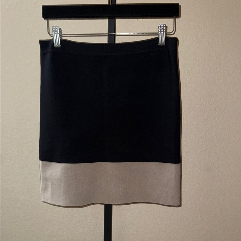 BCBGMaxAzria Black and Cream Pencil Mini Knit Skirt Size L